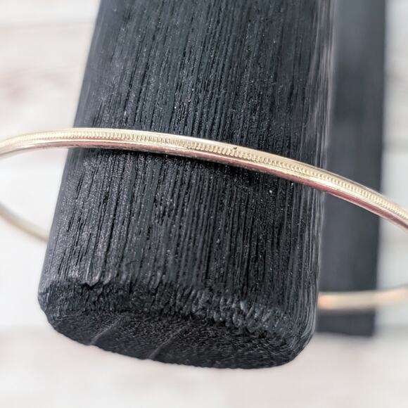 Vintage Bracelet 9" Gold Tone Bangle with Fluffy Multi Colored Ball Charm - Picture 7 of 10